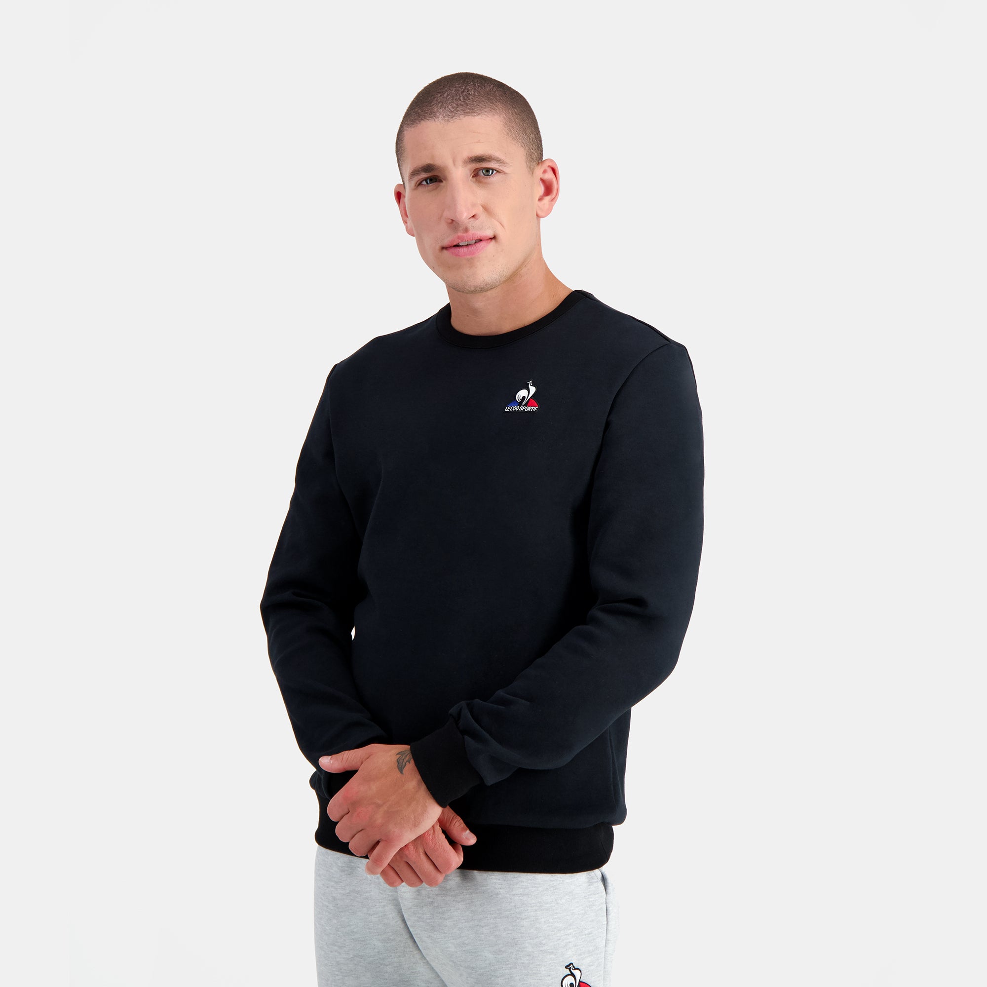 2310557-ESS Crew Sweat N°4 M black  | Felpa A Girocollo Uomo