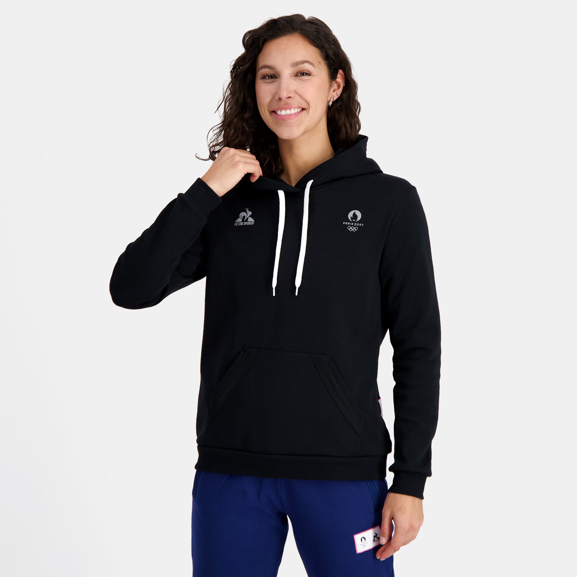 2410361-ESS P24 Hoody N°1 W black  | Sudadera Con Capucha Mujer