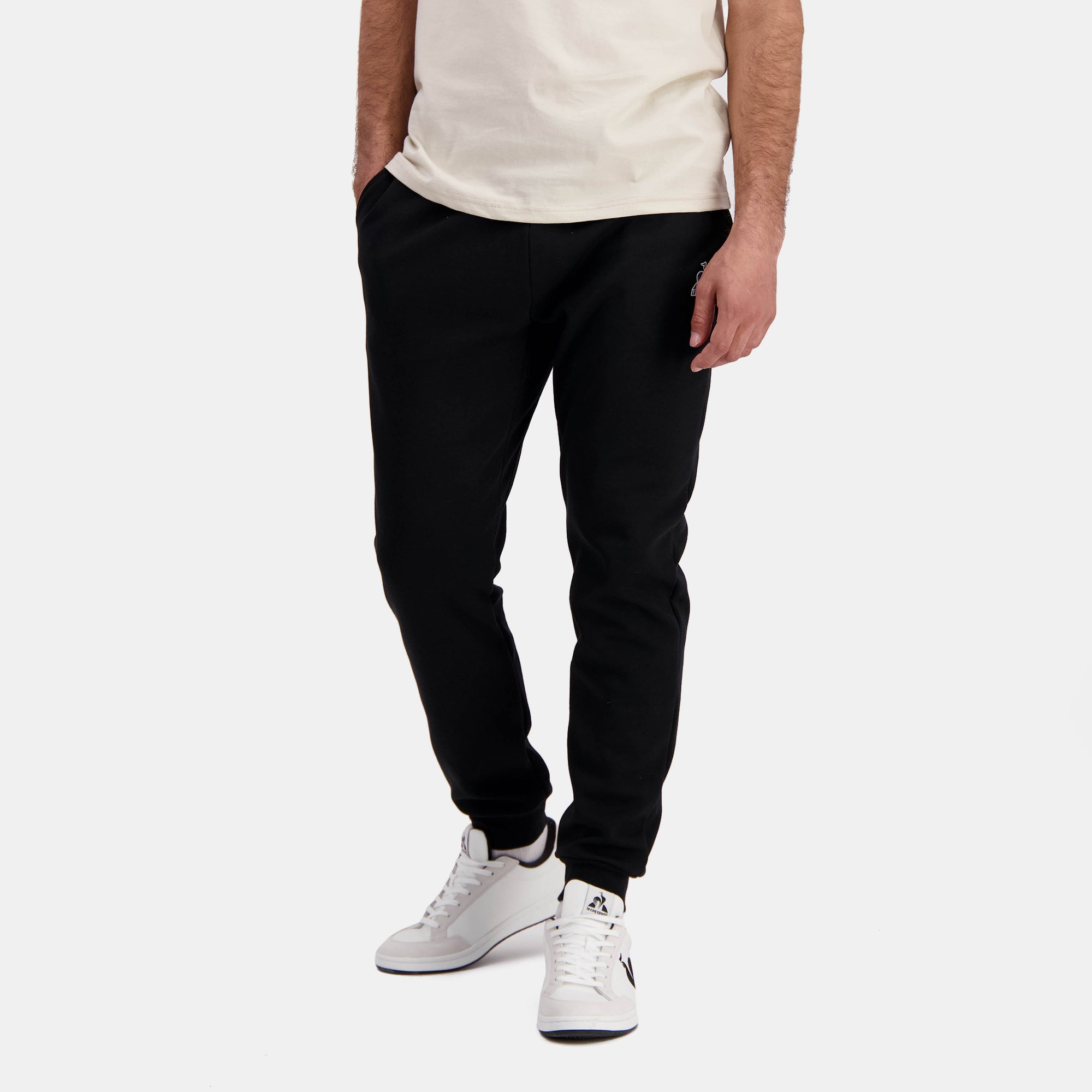 2423180-ESS Pant Regular N°1 M black | Men&