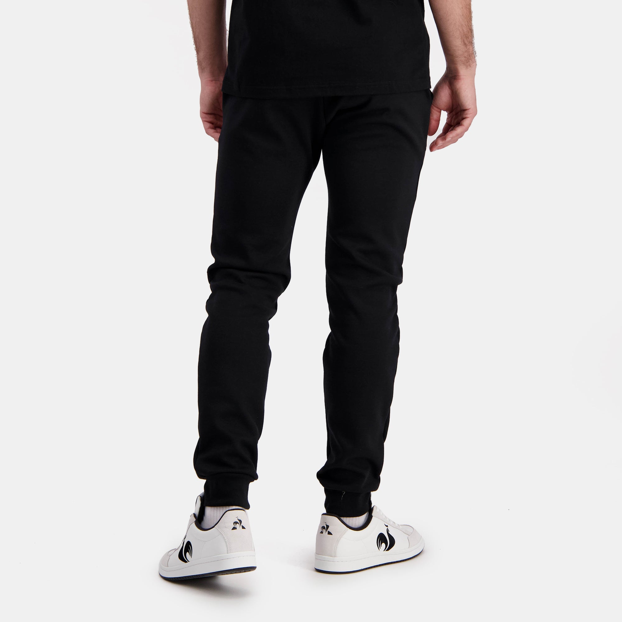 2423186 ESS Pant Slim N 2 M black Men s Black Slim Trousers